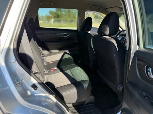 Used 2018 Nissan Rogue S image 19