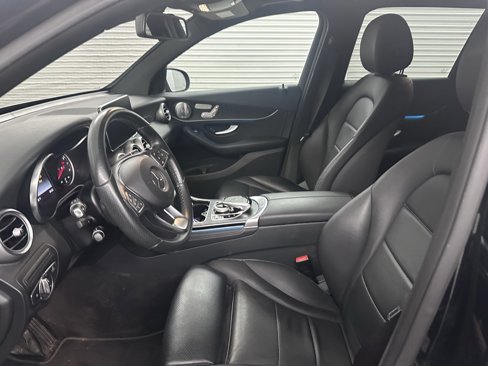 Used 2017 Mercedes-Benz GLC 300 image 2