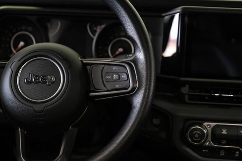 Used 2025 Jeep Gladiator Sport image 54