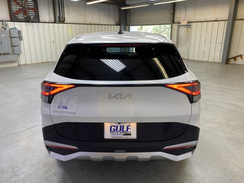 Used 2024 Kia Sportage LX image 7