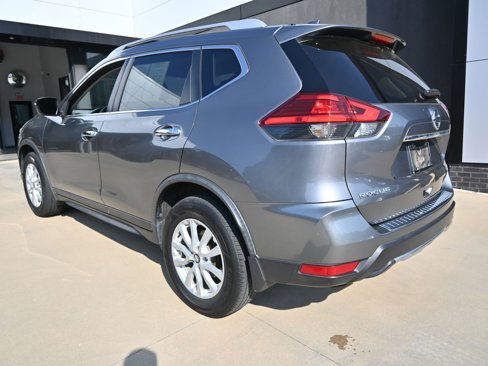 Used 2017 Nissan Rogue SV image 7