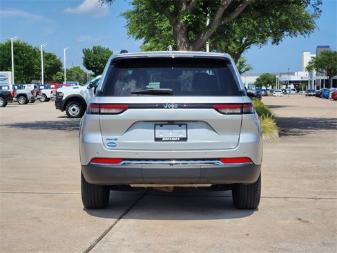 Used 2023 Jeep Grand Cherokee 4WD 4xe image 6