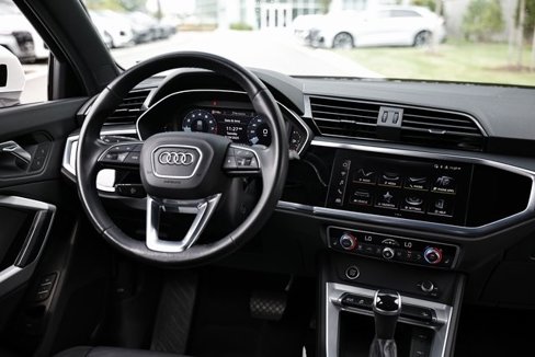 Used 2023 Audi Q3 2.0T Premium image 26
