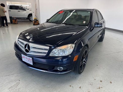 Used 2010 Mercedes-Benz C 300 4MATIC Sedan image 4