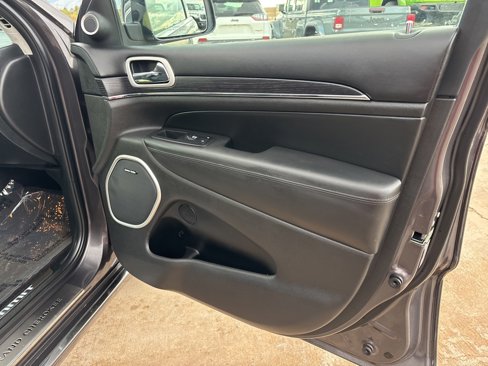 Used 2018 Jeep Grand Cherokee Summit image 26