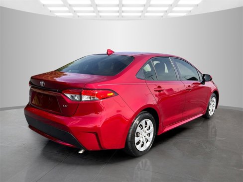 Used 2022 Toyota Corolla LE image 7