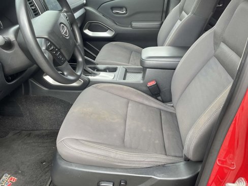 Used 2022 Nissan Frontier SV image 14