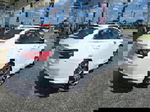 Used 2023 Chevrolet Malibu LT image 2