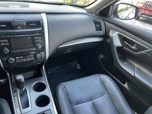 Used 2015 Nissan Altima 2.5 SL w/ Moonroof Package image 34