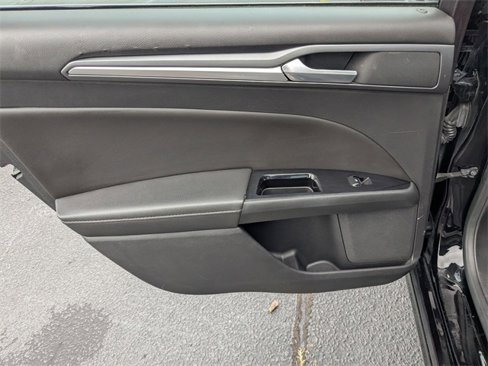 Used 2016 Ford Fusion Titanium image 25