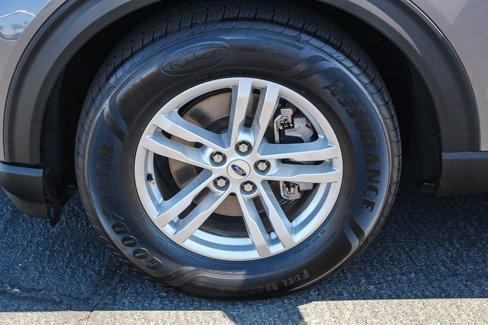 Used 2022 Ford Explorer XLT image 12