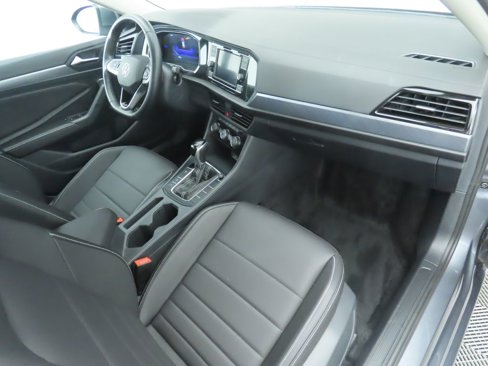 Certified 2024 Volkswagen Jetta SE image 18