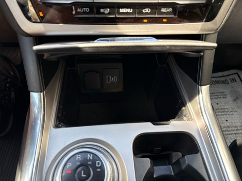 Used 2022 Ford Explorer XLT w/ Equipment Group 202A image 15