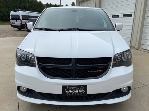 Used 2019 Dodge Grand Caravan SXT w/ Blacktop Package image 3