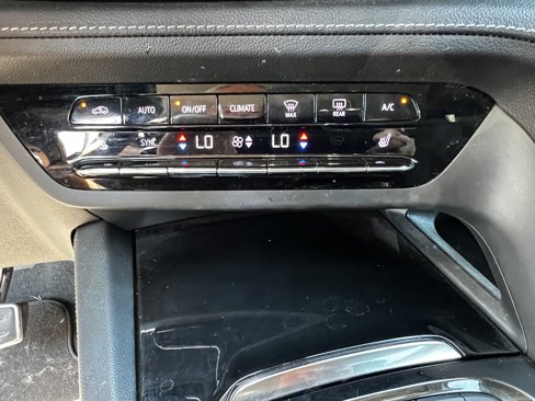 Used 2022 Buick Envision Essence w/ Technology Package I image 27