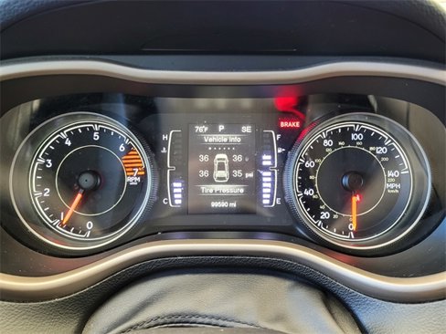 Used 2016 Jeep Cherokee Sport image 23