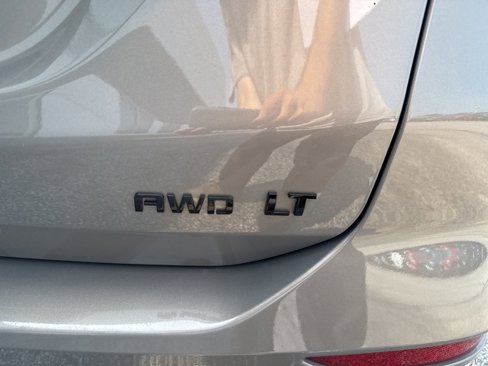 Used 2019 Chevrolet Equinox LT image 10