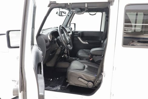 Used 2015 Jeep Wrangler Unlimited Rubicon image 6
