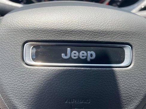 New 2025 Jeep Compass Latitude image 33