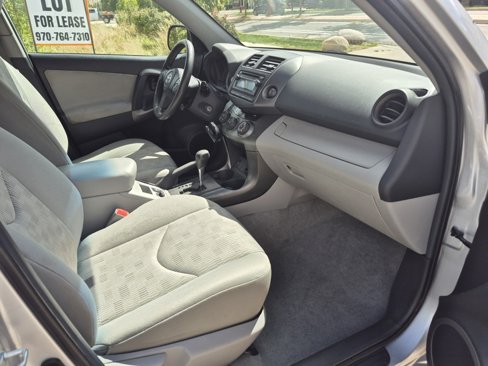 Used 2012 Toyota RAV4 4WD image 23