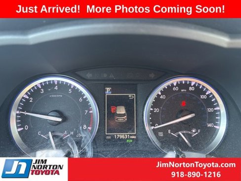 Used 2017 Toyota Highlander XLE image 11