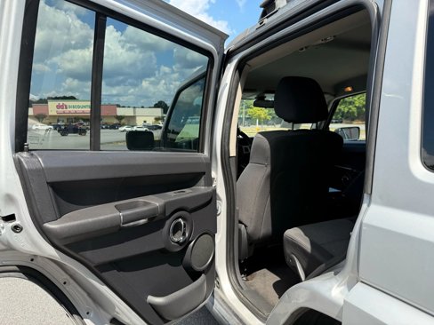 Used 2010 Jeep Commander Sport image 14