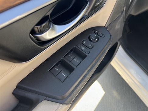 Used 2018 Honda CR-V Touring image 15