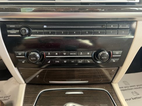 Used 2014 BMW 750Li xDrive image 18