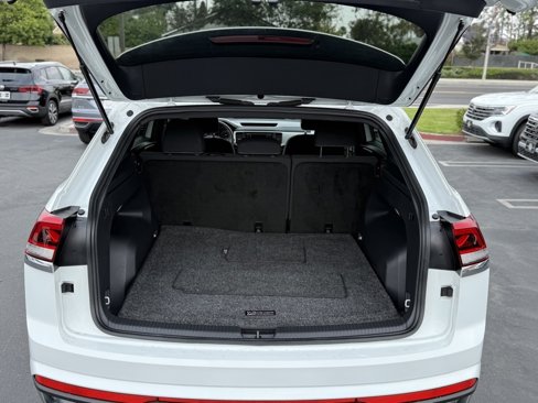 Used 2021 Volkswagen Atlas Cross Sport S w/ Luggage Net & Mats Package image 13