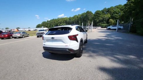 Certified 2025 Chevrolet Trax RS w/ Sunroof Package image 4