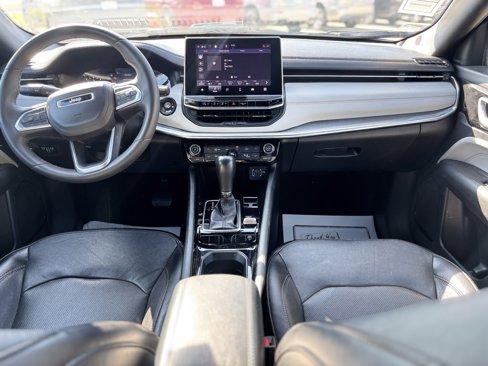 Used 2023 Jeep Compass Limited image 19