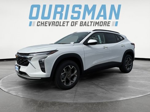 New 2025 Chevrolet Trax LT image 2
