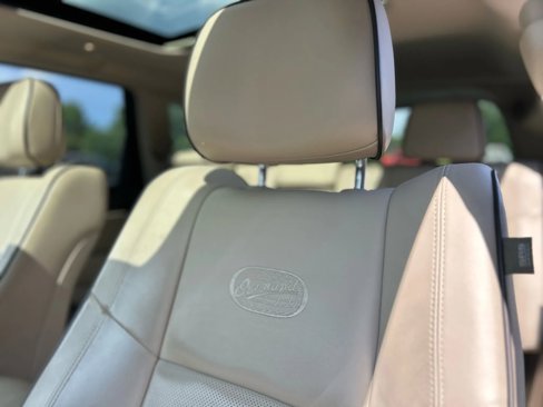 Used 2016 Jeep Grand Cherokee Overland image 31