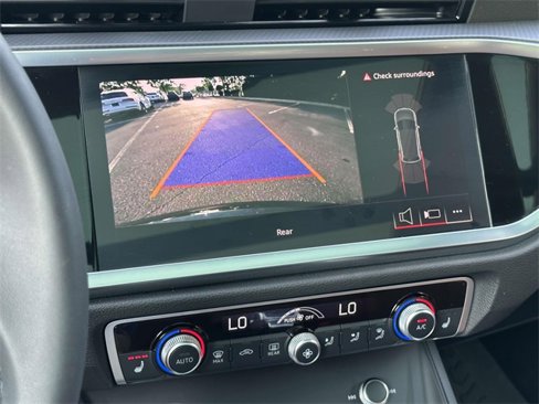 Certified 2025 Audi Q3 2.0T Premium image 30