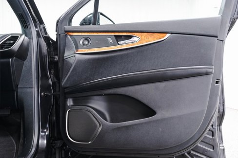 Used 2020 Lincoln Nautilus Reserve image 37