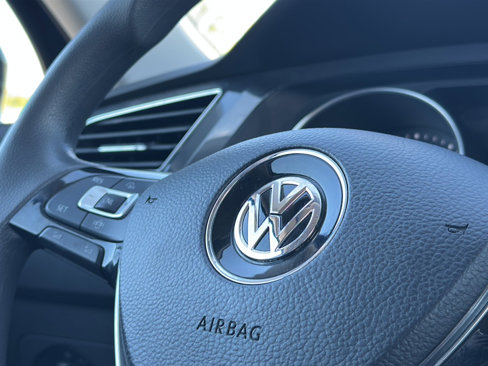 Used 2021 Volkswagen Tiguan S image 31