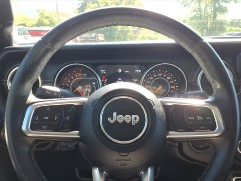 Used 2018 Jeep Wrangler Unlimited Sahara image 25