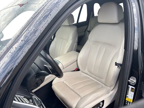 Used 2022 BMW X5 xDrive40i w/ M Sport Package image 22