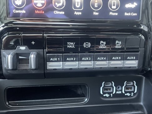Used 2020 RAM 3500 Laramie image 26
