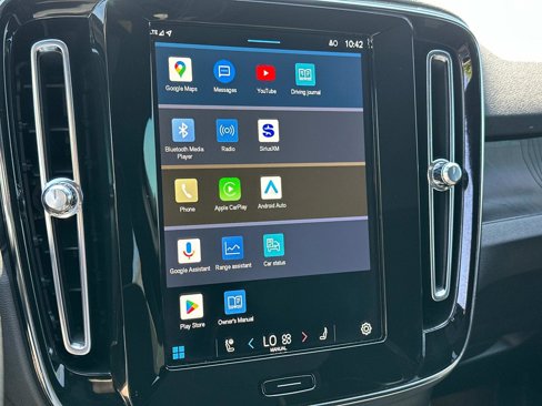 Certified 2022 Volvo C40 P8 Recharge Ultimate image 11