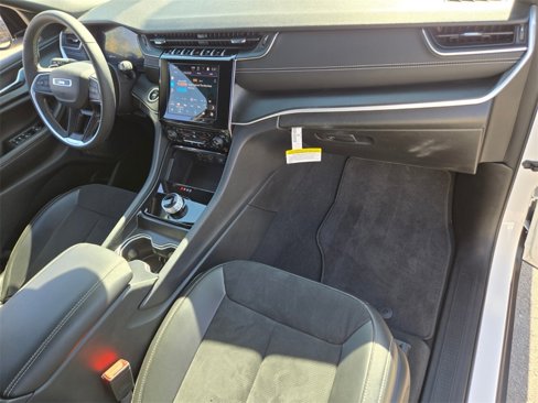 Certified 2024 Jeep Grand Cherokee Altitude image 19