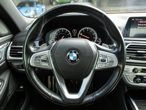 Used 2019 BMW 740i w/ Executive Package image 13