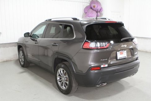 Used 2019 Jeep Cherokee Latitude Plus w/ Cold Weather Group image 28