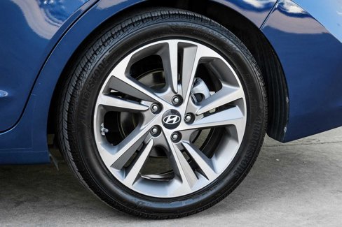Used 2017 Hyundai Elantra Limited image 55