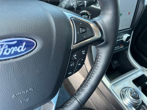 Used 2024 Ford Edge SEL image 12