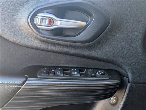 Used 2014 Jeep Cherokee Latitude w/ Cold Weather Group image 15