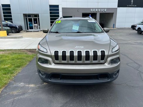 Used 2016 Jeep Cherokee Latitude w/ Safety/Convenience Group image 10
