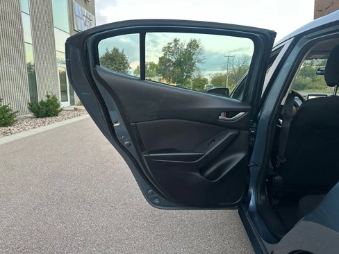 Used 2016 MAZDA MAZDA3 i Sport w/ Preferred Equipment Package image 15