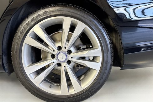 Used 2017 Mercedes-Benz C 300 Sedan image 30
