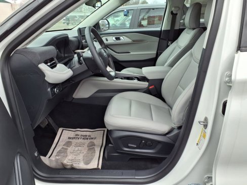 New 2025 Ford Explorer Active w/ Active Comfort Package image 5